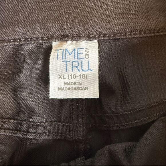 Time and Tru Women's Black Skinny Jeans - Picture 5 of 6